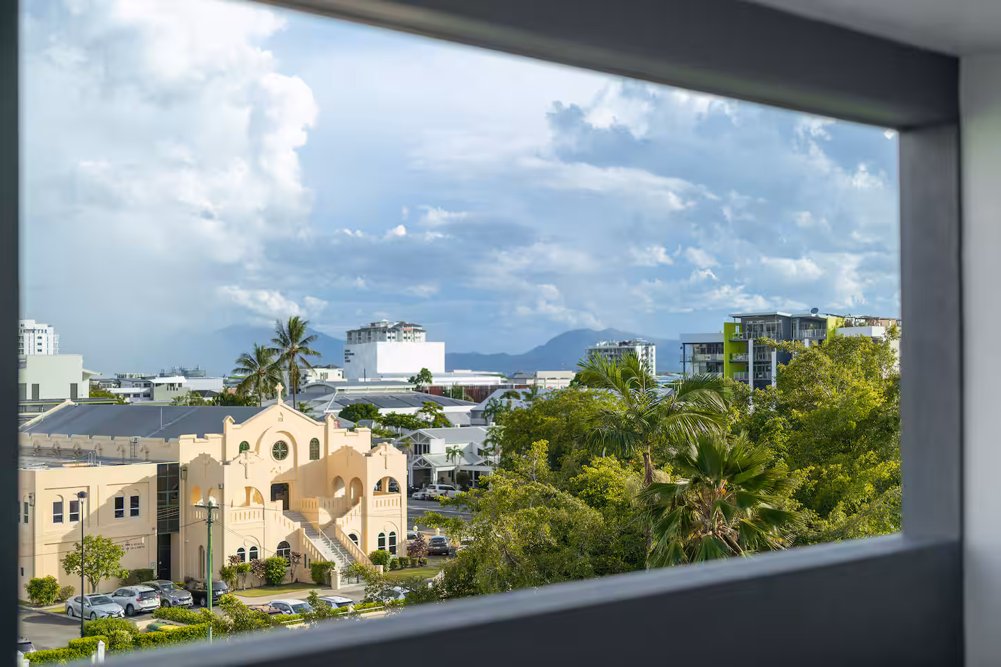Panorama Apartment Cairns — photo 16